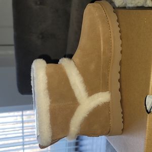 Ugg Classic Mini Fluff Spill Seam Size 8